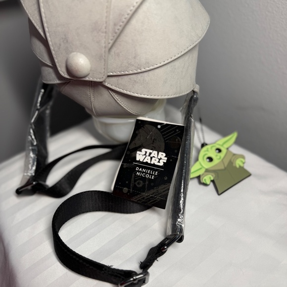 Danielle Nicole  Star Wars Grogu Purse – Brand New & Out-of-This-GalaxyCute 💫👜 - Picture 2 of 9